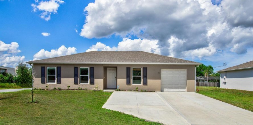 Villa ou maison à Palm Bay, Floride 3 chambres, 113.43 m2 № 2401736