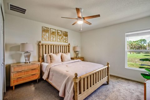 Villa ou maison à louer à Palm Bay, Floride: 3 chambres, 113.43 m2 № 2401736 - photo 12