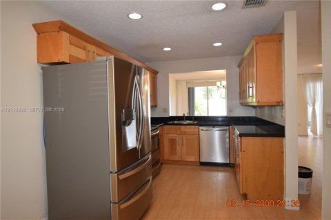 Touwnhouse à Doral, Floride 3 chambres, 176.33 m2 № 2428533