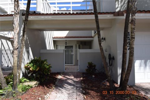 Touwnhouse à louer à Doral, Floride: 3 chambres, 176.33 m2 № 2428533 - photo 7