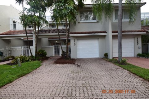 Touwnhouse à louer à Doral, Floride: 3 chambres, 176.33 m2 № 2428533 - photo 11