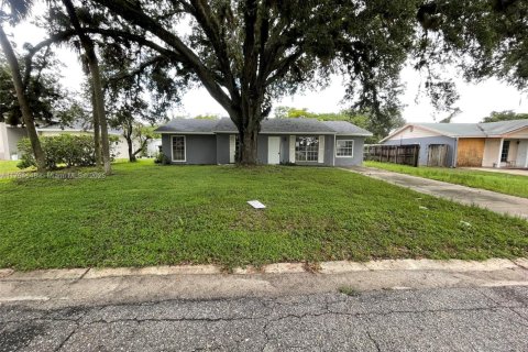 House in LaBelle, Florida 4 bedrooms, 196.21 sq.m. № 1726759 - photo 7