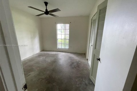 House in LaBelle, Florida 4 bedrooms, 196.21 sq.m. № 1726759 - photo 28