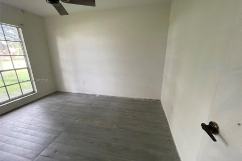 House in LaBelle, Florida 4 bedrooms, 196.21 sq.m. № 1726759 - photo 27