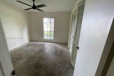 House in LaBelle, Florida 4 bedrooms, 196.21 sq.m. № 1726759 - photo 29
