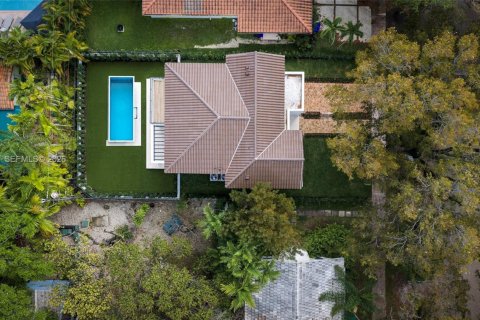 Купить виллу или дом в Корал-Гейблс, Флорида 4 спальни, № 2044790 - фото 25