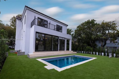 Купить виллу или дом в Корал-Гейблс, Флорида 4 спальни, № 2044790 - фото 23