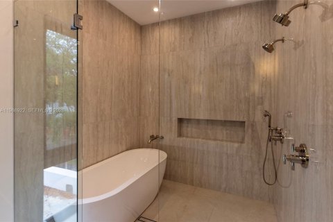 Купить виллу или дом в Корал-Гейблс, Флорида 4 спальни, № 2044790 - фото 13