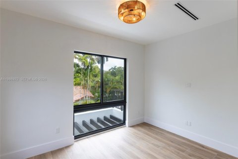 Купить виллу или дом в Корал-Гейблс, Флорида 4 спальни, № 2044790 - фото 18