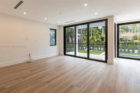 Купить виллу или дом в Корал-Гейблс, Флорида 4 спальни, № 2044790 - фото 5