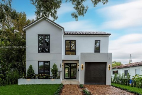 Дом в Корал-Гейблс, Флорида 4 спальни № 2044790