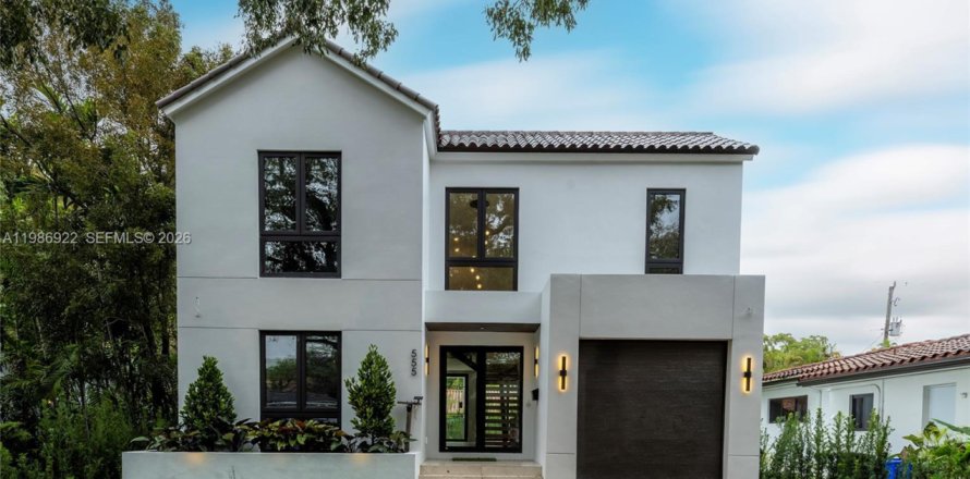 Дом в Корал-Гейблс, Флорида 4 спальни № 2044790