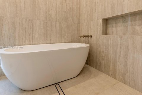 Купить виллу или дом в Корал-Гейблс, Флорида 4 спальни, № 2044790 - фото 14