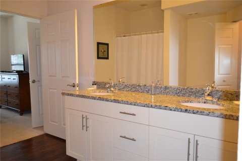 Townhouse in Kissimmee, Florida 3 bedrooms, 120.77 sq.m. № 1250136 - photo 16