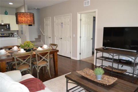 Townhouse in Kissimmee, Florida 3 bedrooms, 120.77 sq.m. № 1250136 - photo 5