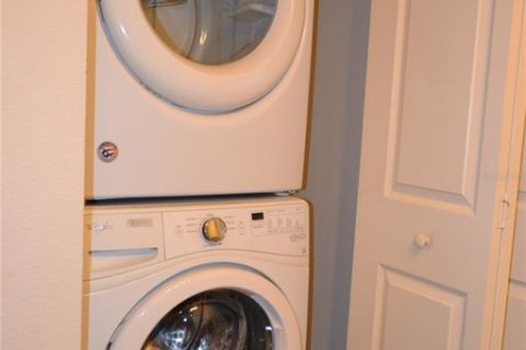 Townhouse in Kissimmee, Florida 3 bedrooms, 120.77 sq.m. № 1250136 - photo 24