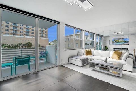 Condo in Hallandale Beach, Florida, 2 bedrooms  № 1819888 - photo 26