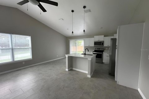 Villa ou maison à vendre à Apopka, Floride: 2 chambres, 87.33 m2 № 2227823 - photo 4