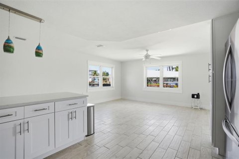 Купить виллу или дом в Гудзон, Флорида 8 комнат, 117.61м2, № 2092626 - фото 17