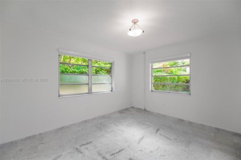 Villa ou maison à vendre à Coral Gables, Floride: 3 chambres, 158.86 m2 № 2068757 - photo 19