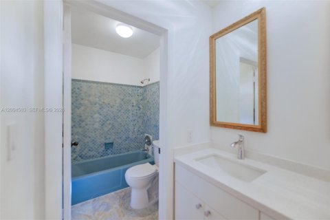 Villa ou maison à vendre à Coral Gables, Floride: 3 chambres, 158.86 m2 № 2068757 - photo 25