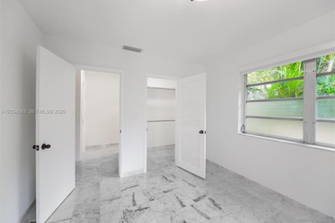 Villa ou maison à vendre à Coral Gables, Floride: 3 chambres, 158.86 m2 № 2068757 - photo 22