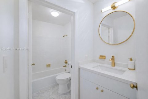 Villa ou maison à vendre à Coral Gables, Floride: 3 chambres, 158.86 m2 № 2068757 - photo 26