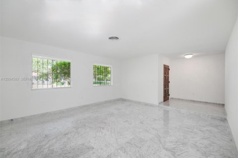 Villa ou maison à vendre à Coral Gables, Floride: 3 chambres, 158.86 m2 № 2068757 - photo 3