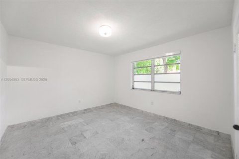 Villa ou maison à vendre à Coral Gables, Floride: 3 chambres, 158.86 m2 № 2068757 - photo 29