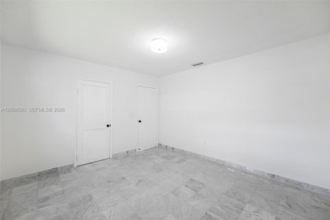 Villa ou maison à vendre à Coral Gables, Floride: 3 chambres, 158.86 m2 № 2068757 - photo 27