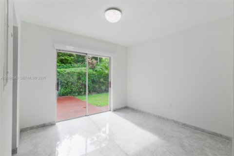 Villa ou maison à vendre à Coral Gables, Floride: 3 chambres, 158.86 m2 № 2068757 - photo 7