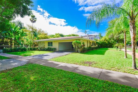 Villa ou maison à vendre à Coral Gables, Floride: 3 chambres, 158.86 m2 № 2068757 - photo 2