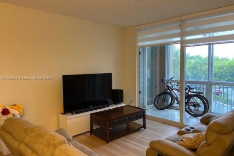 Condo in Doral, Florida, 2 bedrooms  № 1714296 - photo 3