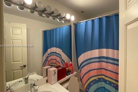 Condo in Doral, Florida, 2 bedrooms  № 1714296 - photo 12