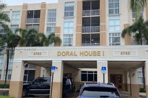 Condo in Doral, Florida, 2 bedrooms  № 1714296 - photo 14