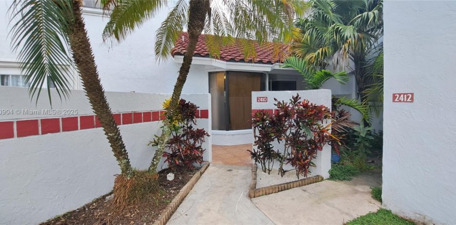 Adosado en Homestead, Florida 3 dormitorios, 104.52 m2 № 1952116