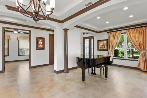 House in Winter Garden, Florida 5 bedrooms, 438.13 sq.m. № 1837922 - photo 9