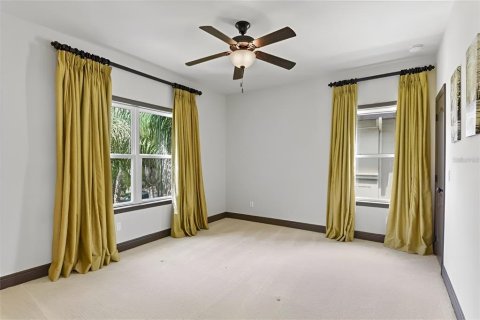 House in Winter Garden, Florida 5 bedrooms, 438.13 sq.m. № 1837922 - photo 27