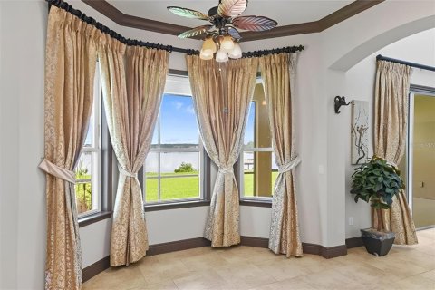 House in Winter Garden, Florida 5 bedrooms, 438.13 sq.m. № 1837922 - photo 11