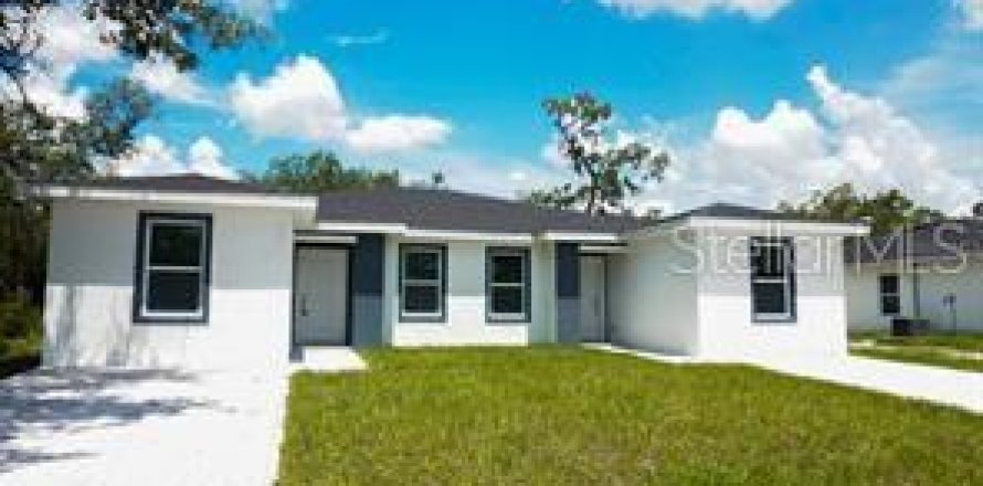 Immobilier commercial à Englewood, Floride 6 chambres, 215.9 m2 № 2401099