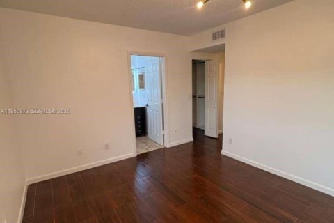 Adosado en alquiler en Miramar, Florida, 2 dormitorios № 2007083 - foto 22