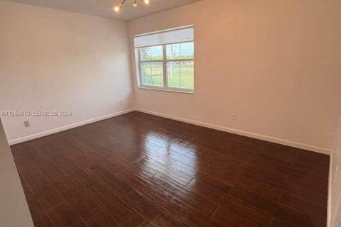 Adosado en alquiler en Miramar, Florida, 2 dormitorios № 2007083 - foto 23