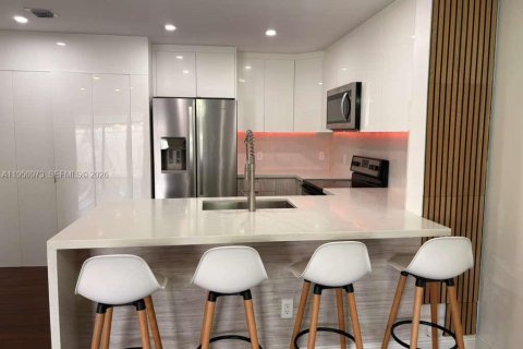 Adosado en alquiler en Miramar, Florida, 2 dormitorios № 2007083 - foto 2