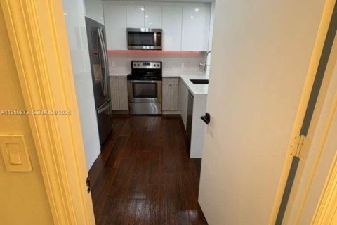 Adosado en alquiler en Miramar, Florida, 2 dormitorios № 2007083 - foto 9