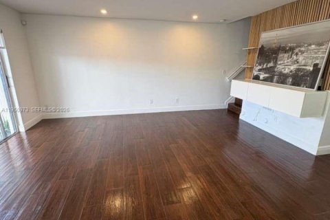 Adosado en alquiler en Miramar, Florida, 2 dormitorios № 2007083 - foto 18