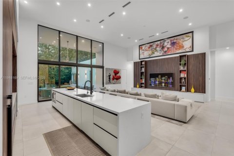 House in Pinecrest, Florida 6 bedrooms, 606.65 sq.m. № 2267626 - photo 24