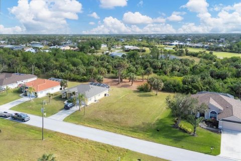 Terreno en venta en Rotonda, Florida № 1561780 - foto 1