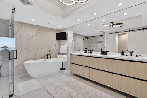 Condo in Aventura, Florida, 3 bedrooms  № 2060774 - photo 25