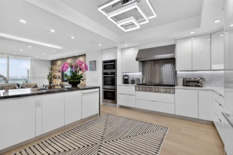 Condo in Aventura, Florida, 3 bedrooms  № 2060774 - photo 9