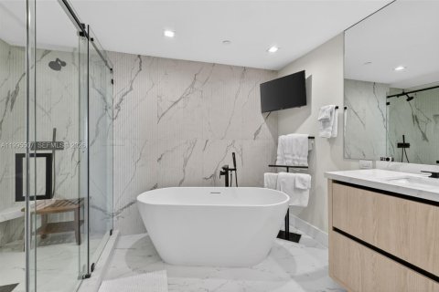 Condo in Aventura, Florida, 3 bedrooms  № 2060774 - photo 27